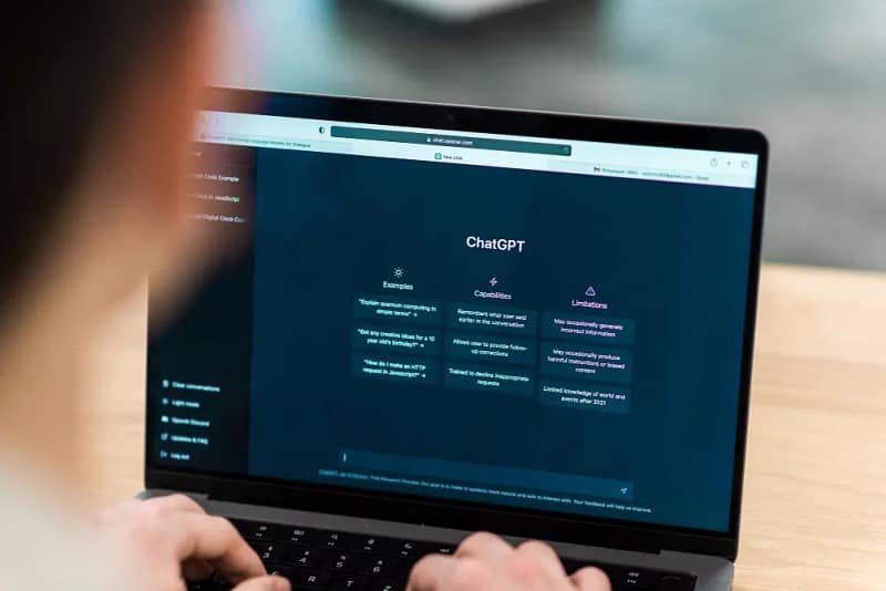 SEO, AEO e GEO: O novo tripé da visibilidade online
